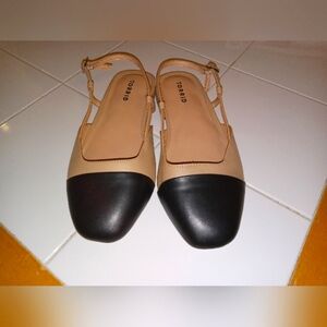 NWOT TORRID TWO-TONE SLINGBACKS 8WW